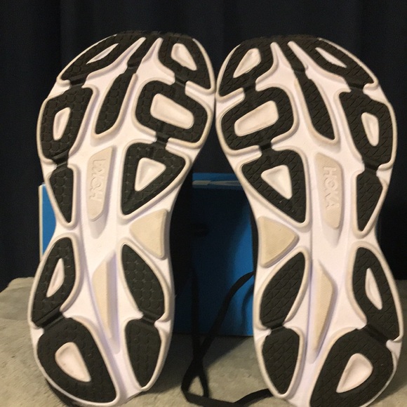 Hokas - Picture 4 of 6